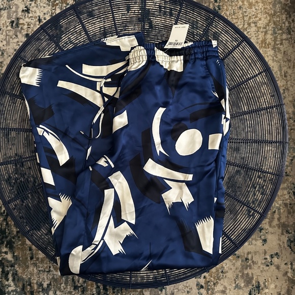 Lauren Ralph Lauren, Geometric Print Charmeuse Wide Leg Pants, 1X, NWT - Picture 3 of 5